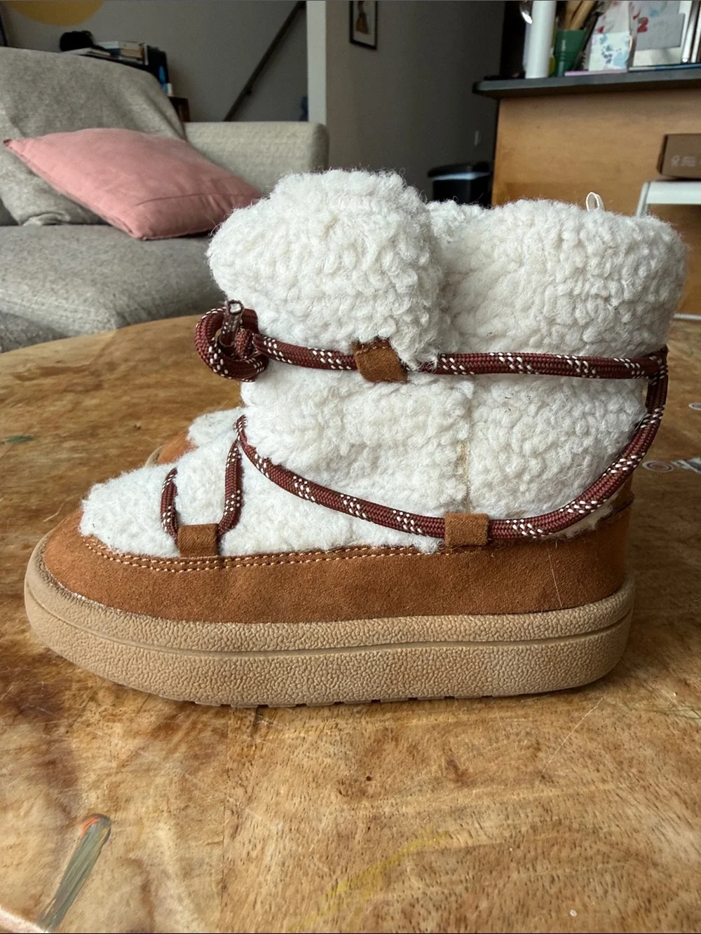 Old Navy Plush Sherpa Alpine Boots in Cream